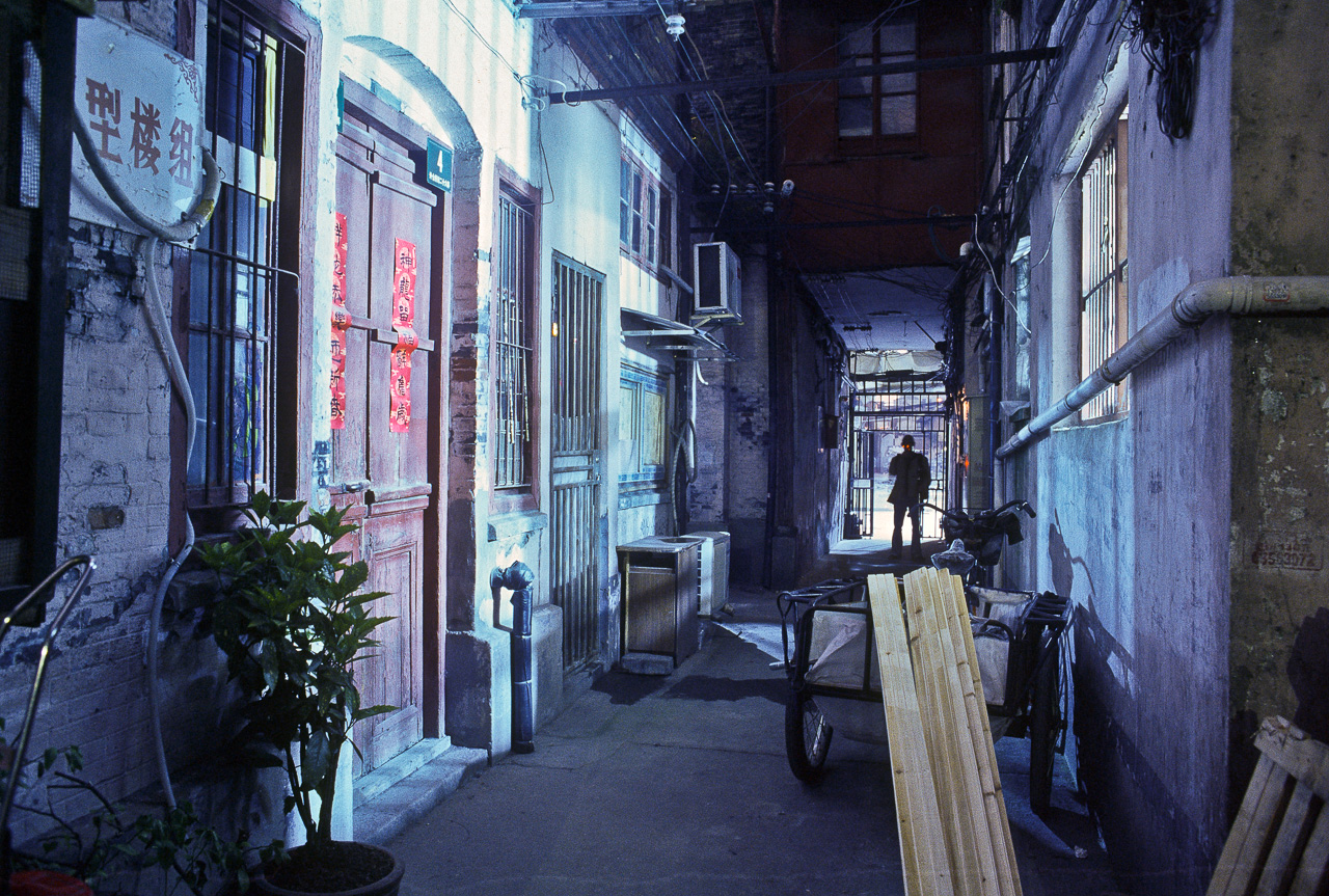 #52 Wei Min having a fag