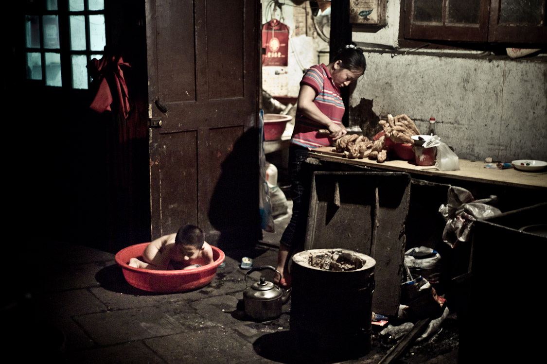 #1 cutting ginger, kid in pot.